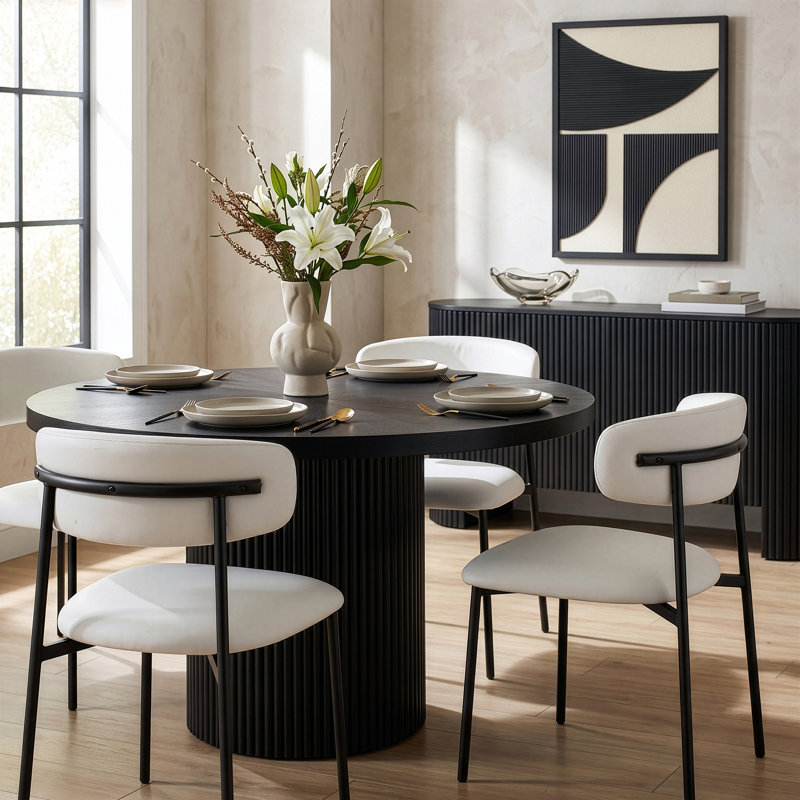 Chaise de salle à manger rembourrée Lupita, Cuir végétalien blanc cassé, Noir mat