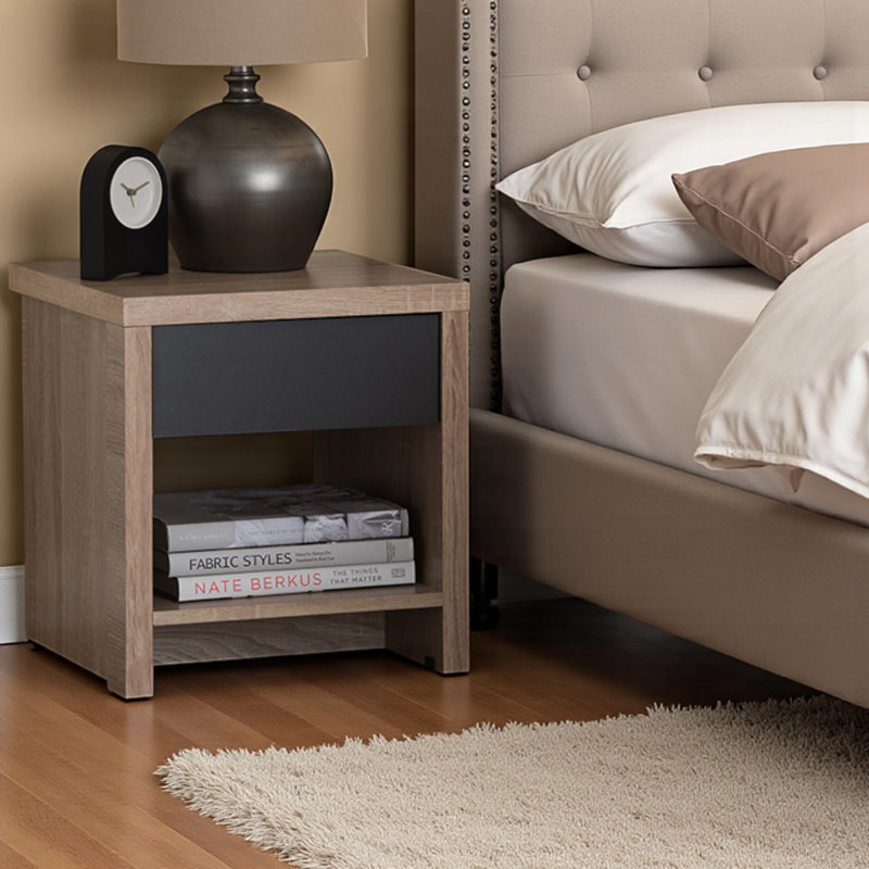 1 tiroir et 1 tablette Yarrow avec table de chevet au fini gris et brun clair, H 16,77 po x l 15,61 po x P 15,61 po