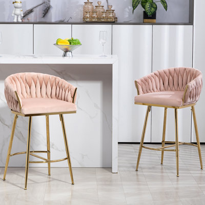 Ensemble de 2 tabourets de bar 26 po à hauteur de comptoir avec dossier ondulé à la main, base chromée dorée et repose-pieds (ROSE)
