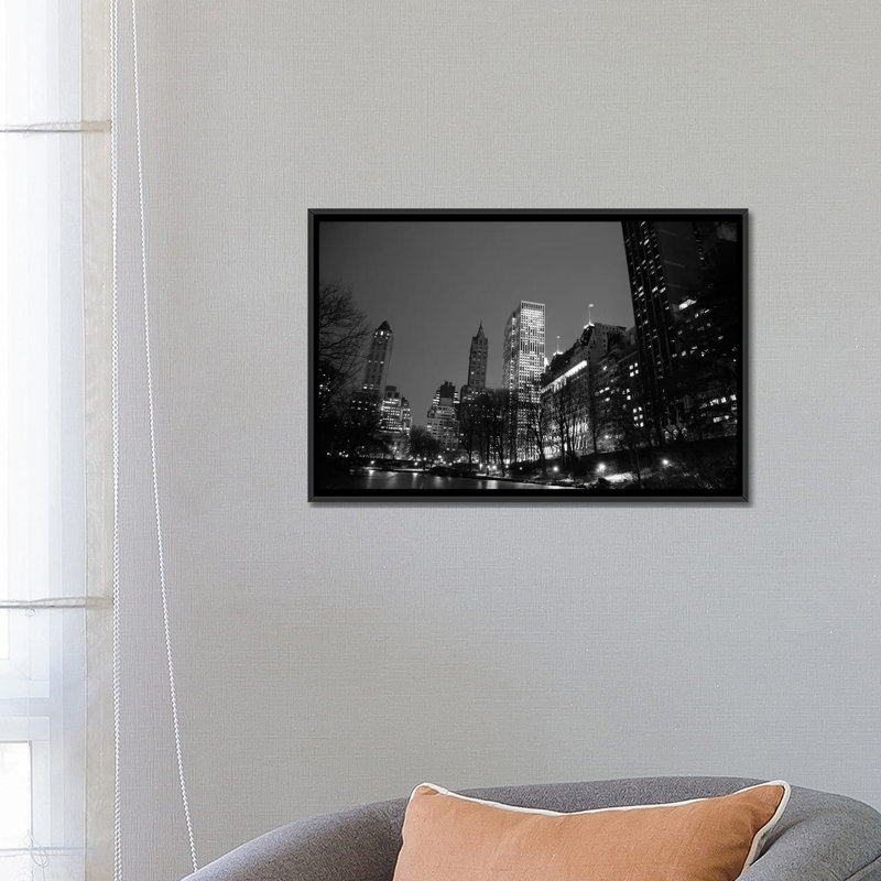 « central park view », reproduction de photo sur toile, H 18 po x l 26 po x P 1,5 po, Toile avec cadre noir, Pas de tapis
