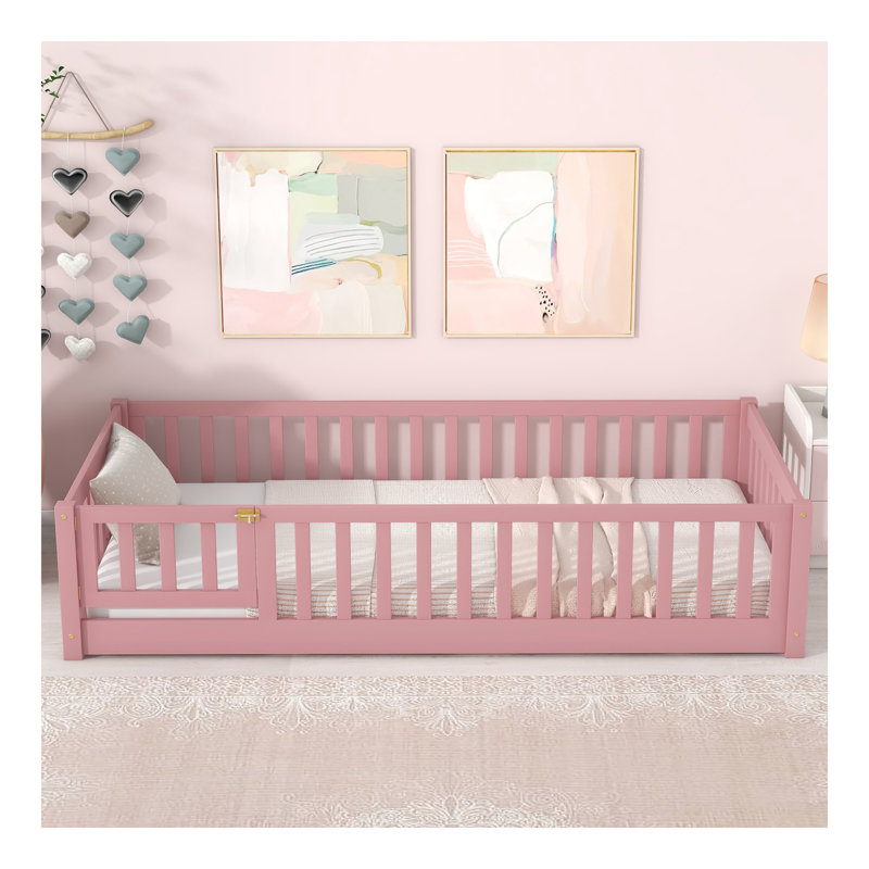 Lit plateforme simple avec clôture et porte, rose