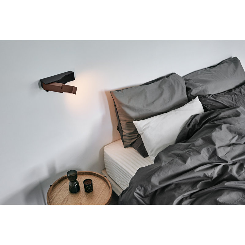 WÚ Armed Sconce, Pearl Cocoa/Matte Black