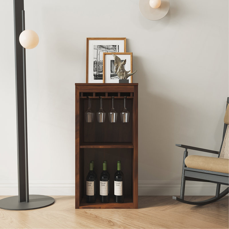 Armoire à vin modulaire de couleur brun noyer avec tablettes de rangement et huche pour salle à manger