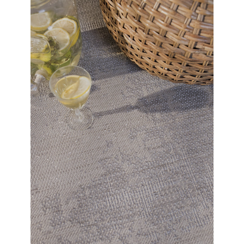 Indoor / Outdoor Rug, Rectangle 5'3" x 7'6"