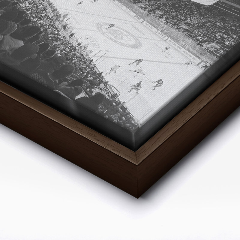 Hockey sur glace, Canvas, 16"H x 20"W, Brown Framed