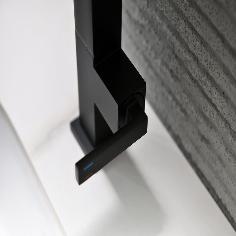 Single-Hole Single-Handle Bathroom Faucet, Matte Black