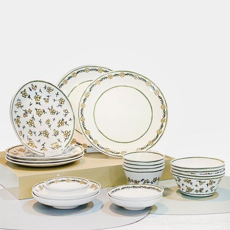 Daisy Chain Floral Ceramic Dessert Bowl