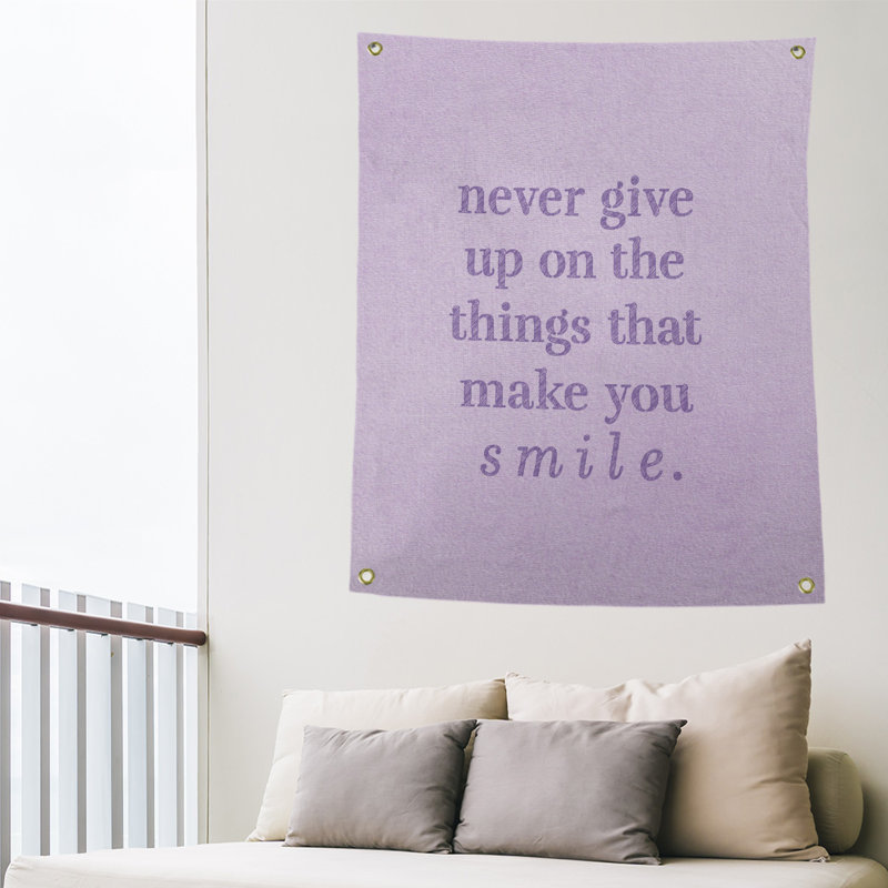 Tapisserie en polyester et citation manuscrite en polyester perseverance, H 59 pi x l 50 po, Mauve