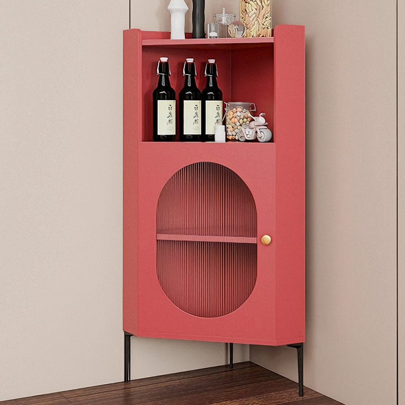 Armoire de coin moderne minimaliste rouge de 50,39 po, unité de rangement triangulaire, support à vin autoportant et tablette de présentation pour le salon