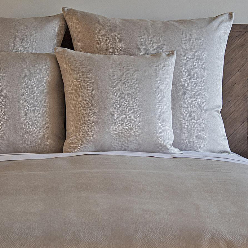 Komodo Animal Print Pillow Sham, Pearl