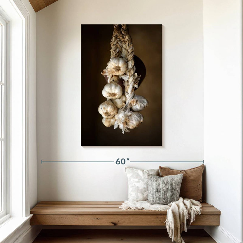 Yarlin Garlic Braid, 45" H x 30" W