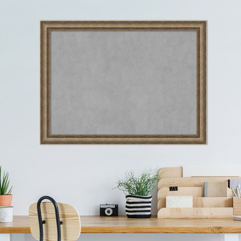 Tableau magnétique angulaire à cadre en bronze, H 23 po x l 31 po