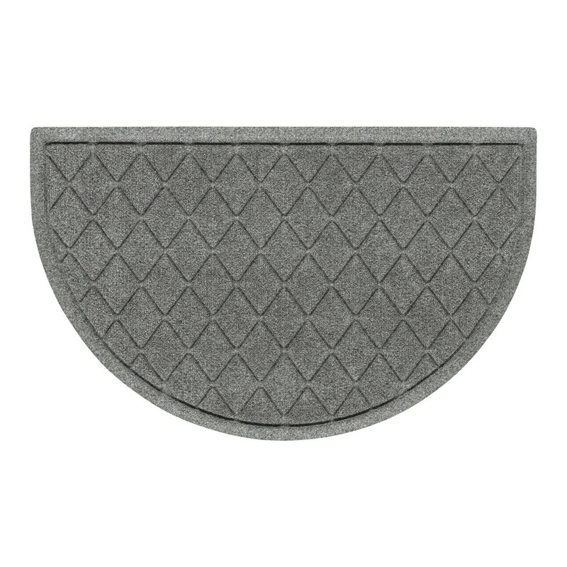 Paillasson WaterHog® Argyle, Gris moyen, Demi-cercle 24 po x 39 po