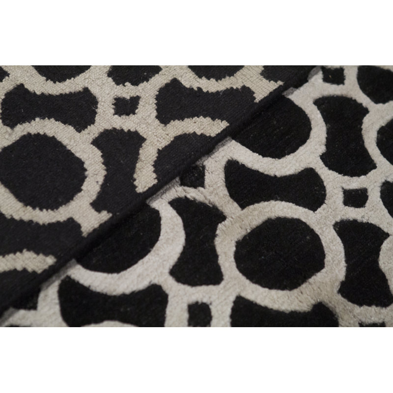 Windsom Geometric Area Rug in Black/White, Rectangle 8' x 10'