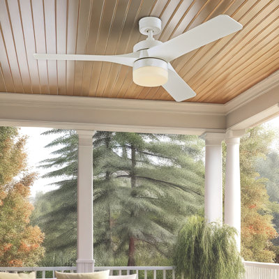 Ventilateur de plafond blanc mat / à 3 pales Alta Vista de 52 pouces pour l'intérieur et l'extérieur, luminaire DEL à intensité variable avec sélection de la température de couleur, verre givré opale, télécommande incluse, moteur à courant continu