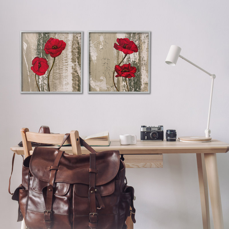  «Bright Red Blooms on Rustic», ensemble de 2 estampes numériques par Brian Foster, H 17 po x l 17 po
