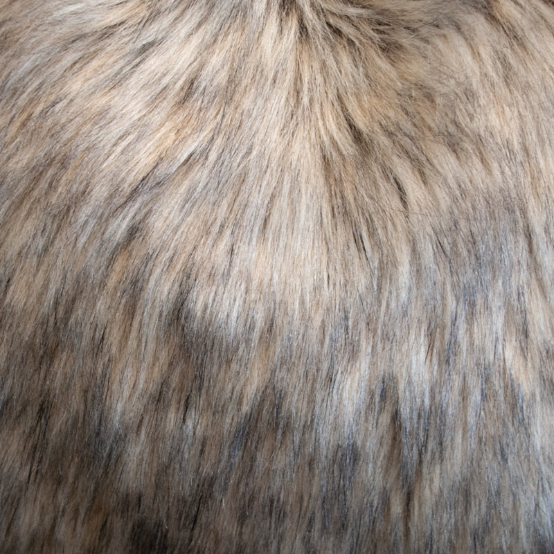 Grand choix de coussins décoratifs en fausse fourrure Thomas Collection® Desert Wolf, Rectangle H 12 po x l 20 po