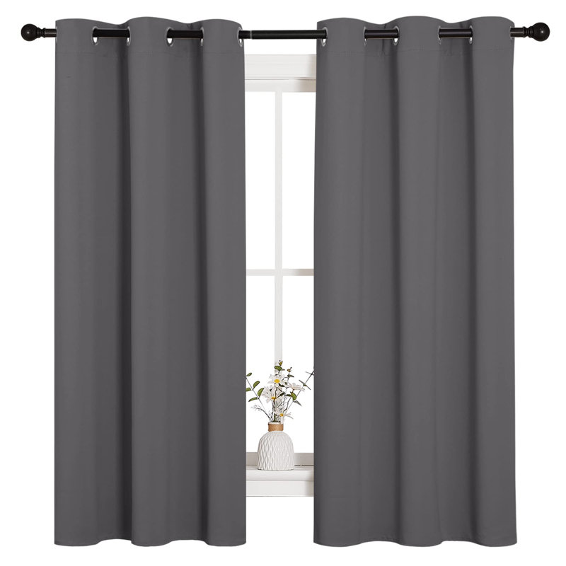 Paire de rideaux occultant et isolant avec œillets Matty, L 52 po x L 84 po, Gris foncé