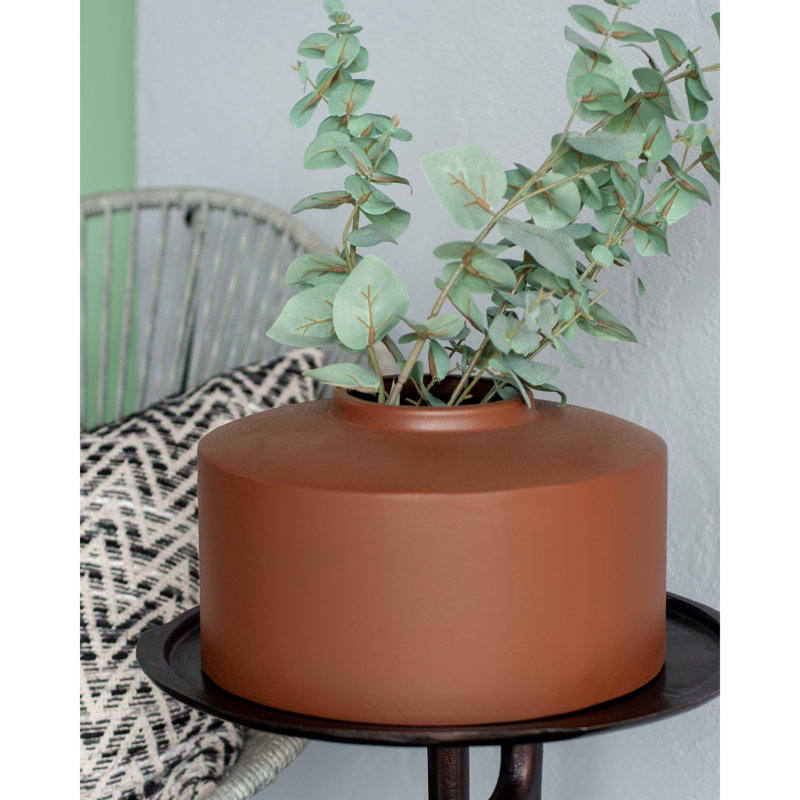 Albertis Metal Table Vase
