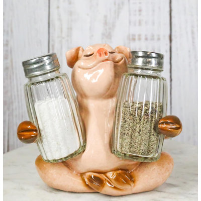 Rustic Country Animal Farm Porky Pig Hugging Salt Pepper Shakers Holder Set