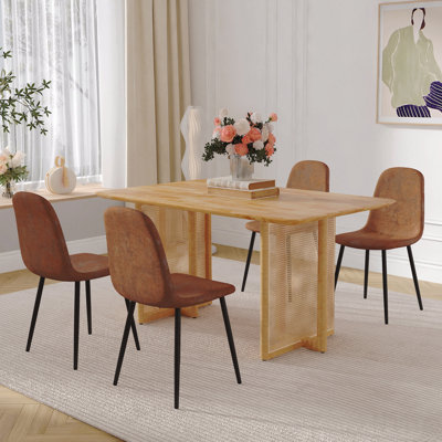 Ensemble de table et de chaises. Table de salle à manger en bois massif de style antique, pieds en imitation rotin. 4 chaises confortables en tissu brun avec pieds en métal noir. Parfait pour le dîner, les réunions, la maison et le bureau.