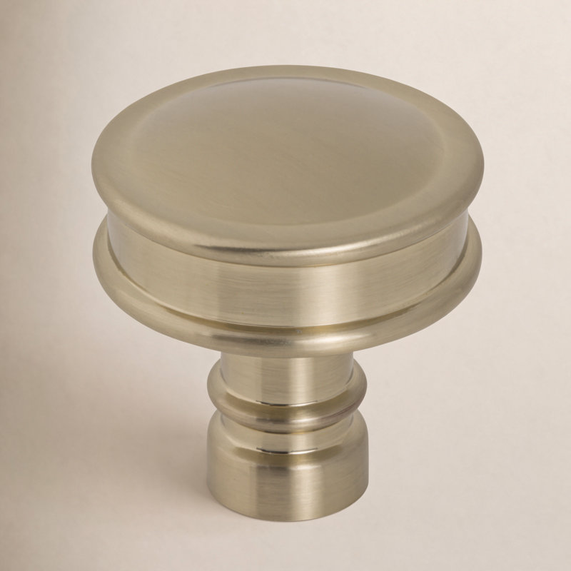 Cranford 1 1/4" Diameter Round Knob, Honey Bronze