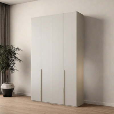 Garde-robe simple de couleur unie
