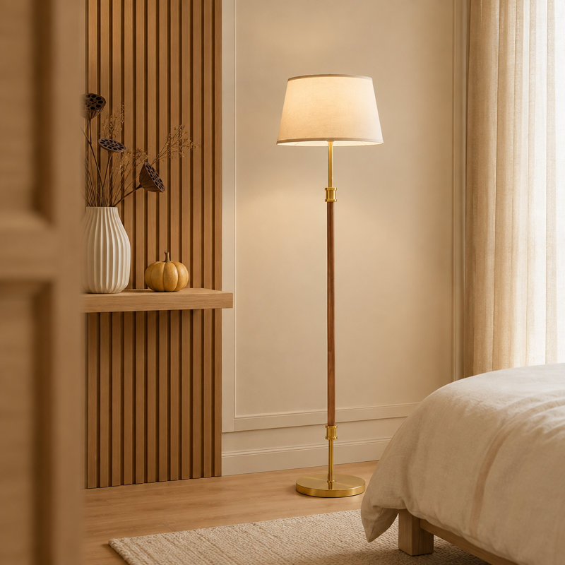 Lampe sur pied de 63 po en bois avec abat-jour en lin, grande lampe sur pied avec accents en aluminium brossé doré pour le salon et la chambre à coucher
