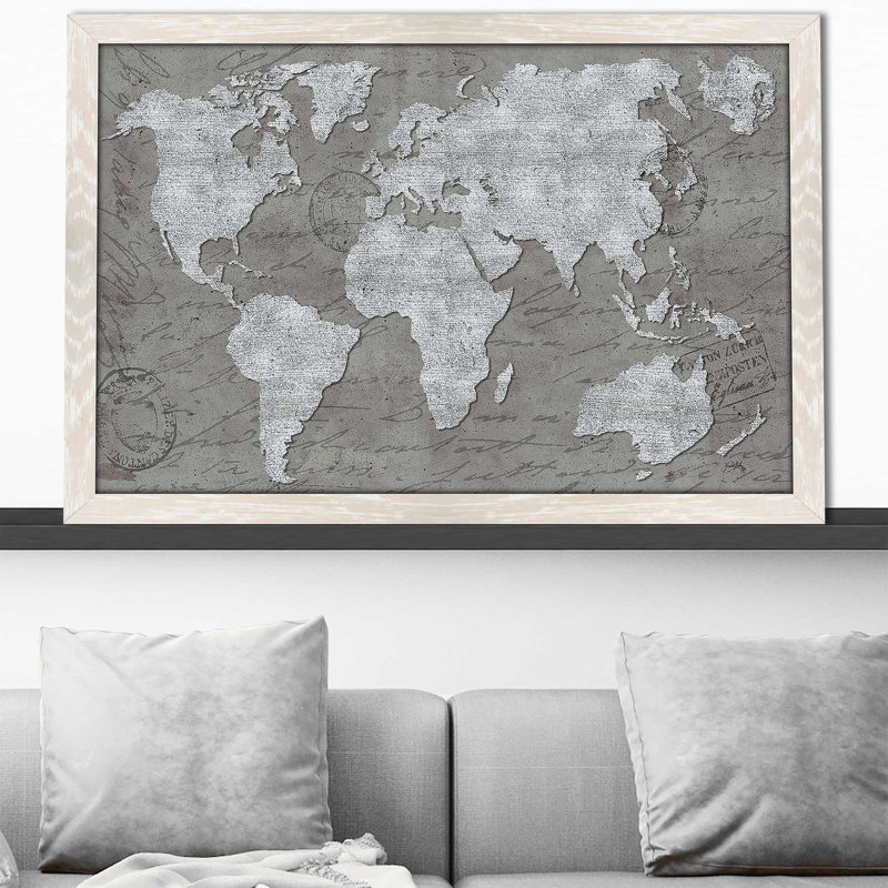 «World Map on Script» par Elizabeth Medley - impression, Cadre crème délavé, H 21,5 po x l 27,5 po x P 0,75 po