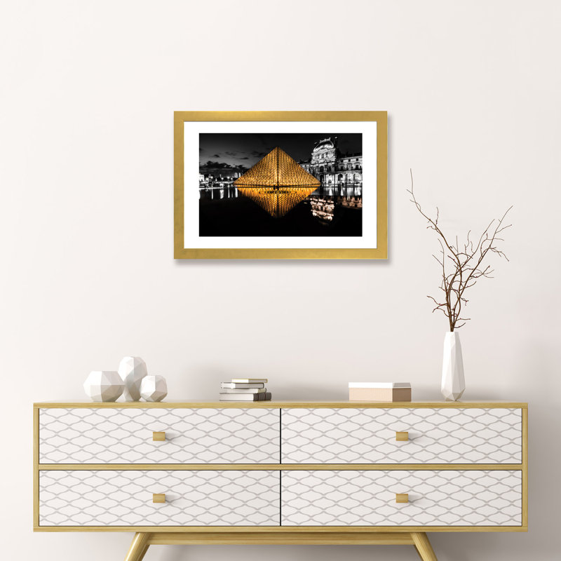 Le Louvre par Anders Jorulf - reproduction de photo, H 16 po x l 24 po x P 1 po, Papier encadré doré
