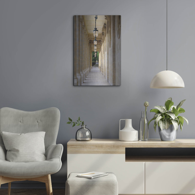 «Paris - Palais Royal Corridor» par AKG, H 24 po x l 16 po