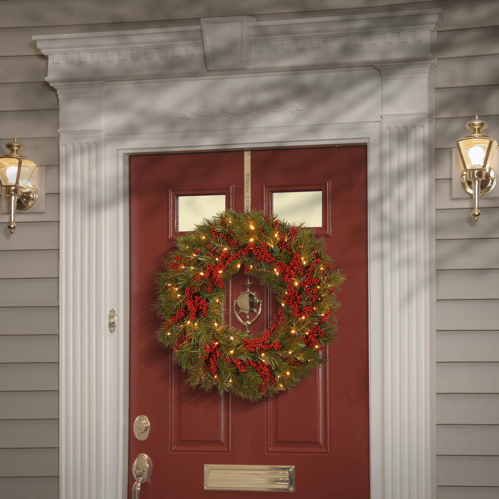 24" Pre-Lit Pine Wreath