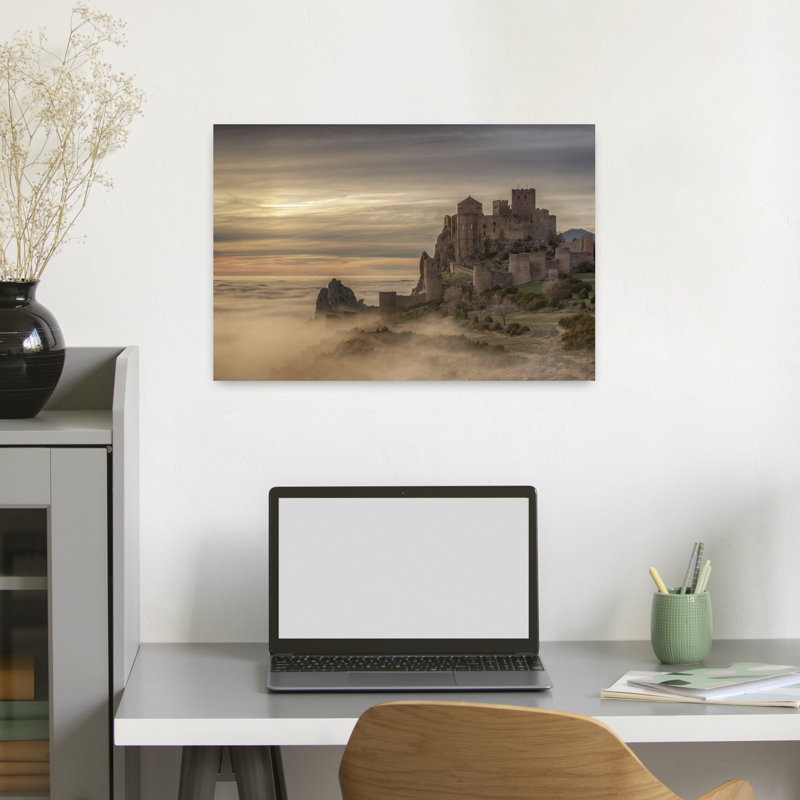 Château médiéval au-dessus de brouillard, impression abstraite, paysage contemporain, art mural, H 24 po x l 16 po