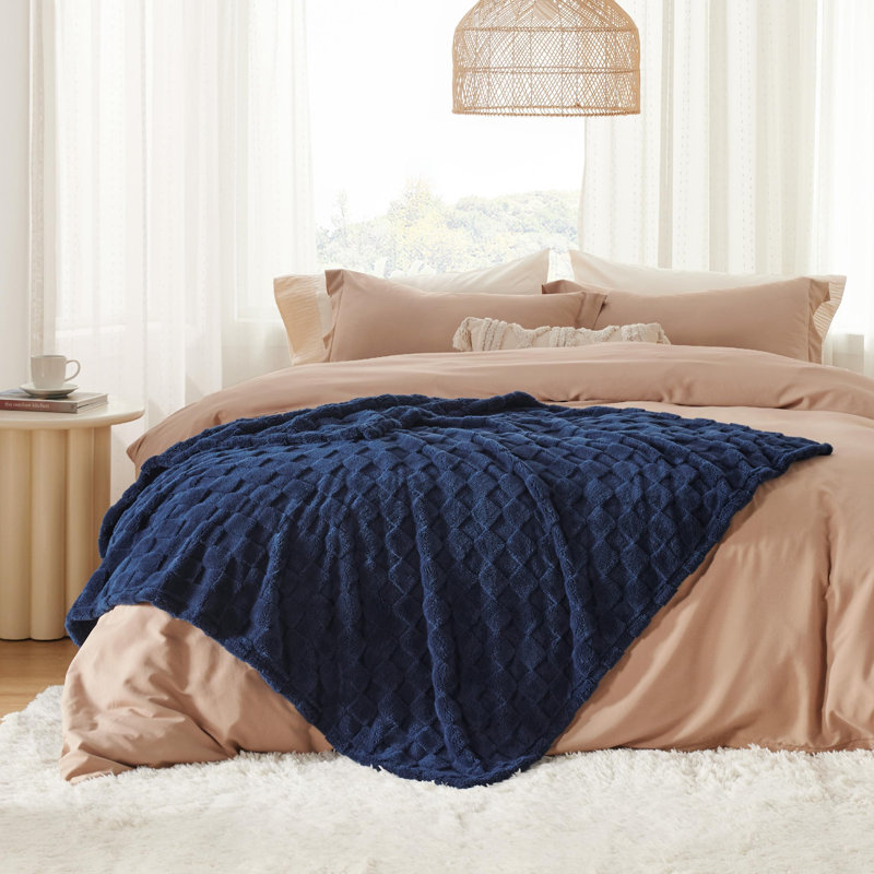 Bedsure Chequered Soft Fluffy Fleece Throw Blanket , Navy Blue, 170cm x 130cm