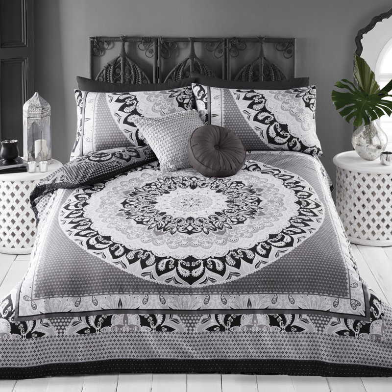 Rhoda Polyester Paisley Duvet Cover Set with Pillowcases Included, Black, Single Duvet Cover + 1 Standard Pillowcase