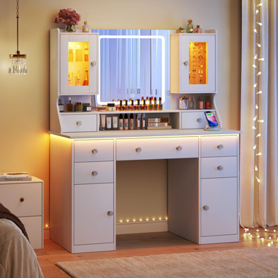Coiffeuse 42 po avec 7 tiroirs