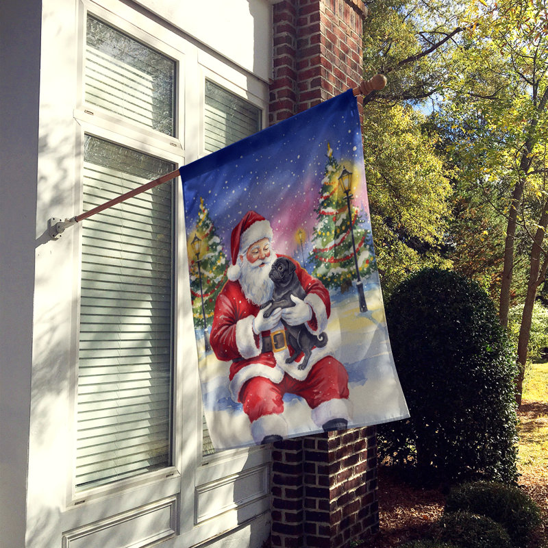 Carlin noir avec le drapeau de la maison du père Noël, Taille de la maison, Carlin noir