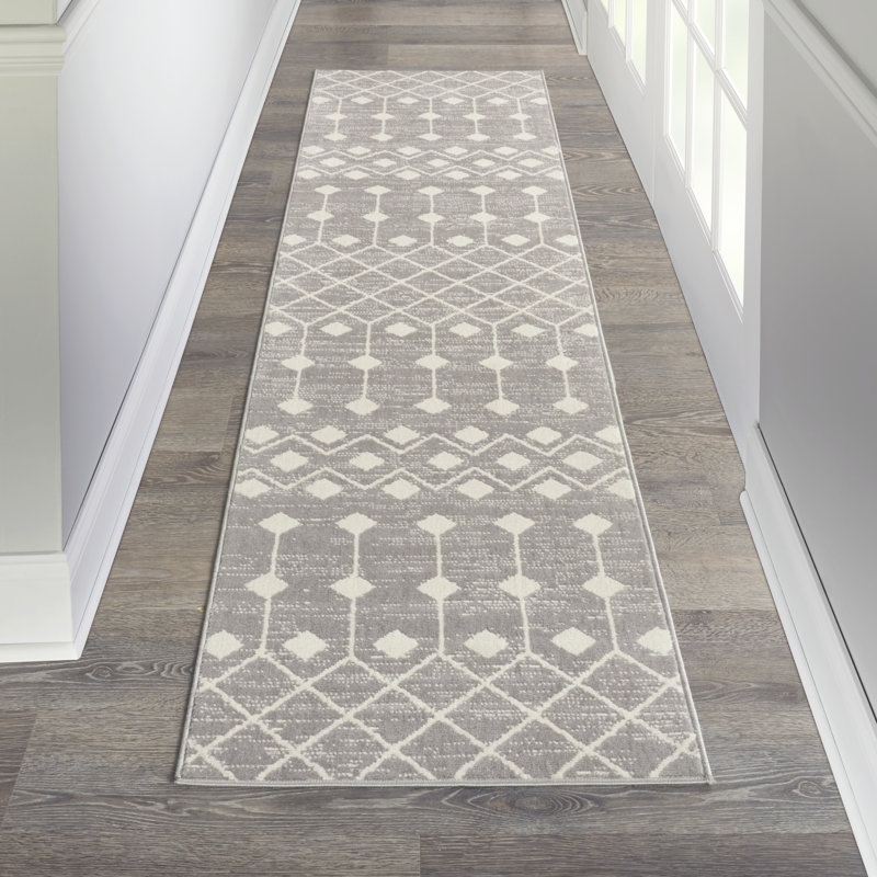 Brahn Geometric Indoor Rug, Runner 2'3" x 10'