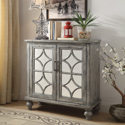 Console grise avec un design moderne