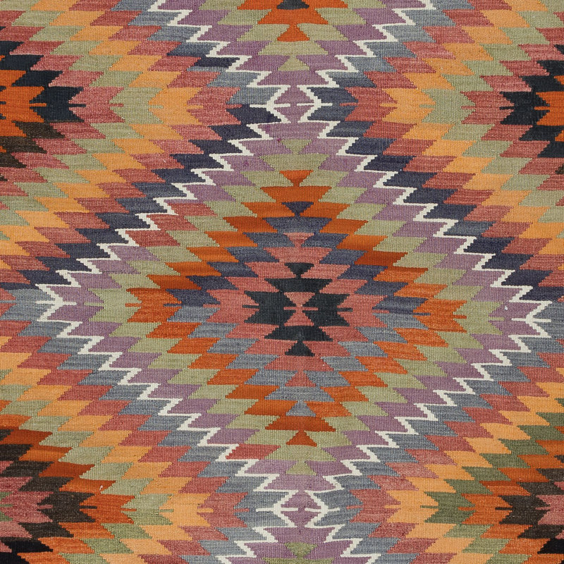 Tapis motif losange turc tissé à plat 5,6 x 9,4 pi
