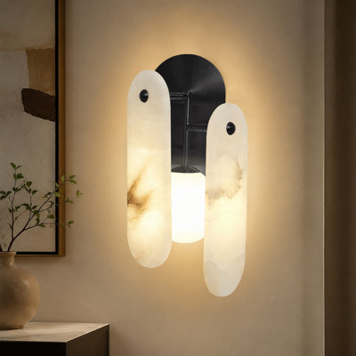 Applique murale Everly Quinn en pierre d'albâtre naturelle moderne, intensité variable, style milieu du siècle, pour salle de bain.