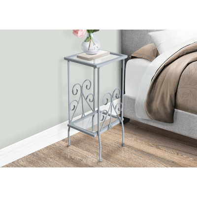 Élégante table d'appoint en verre trempé en métal gris - Embellissez votre chambre à coucher polyvalente avec des détails variés
