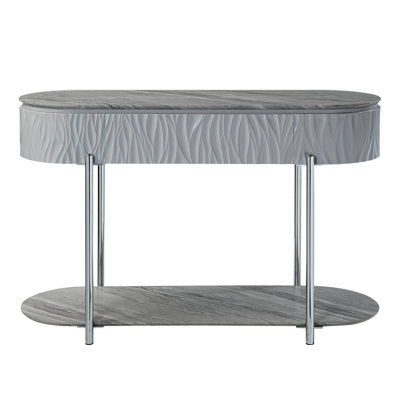 Table grise - Profondeur 41,7 cm, largeur 118,4 cm. Butées en placage de papier. Meuble profond et large. Accents métalliques.