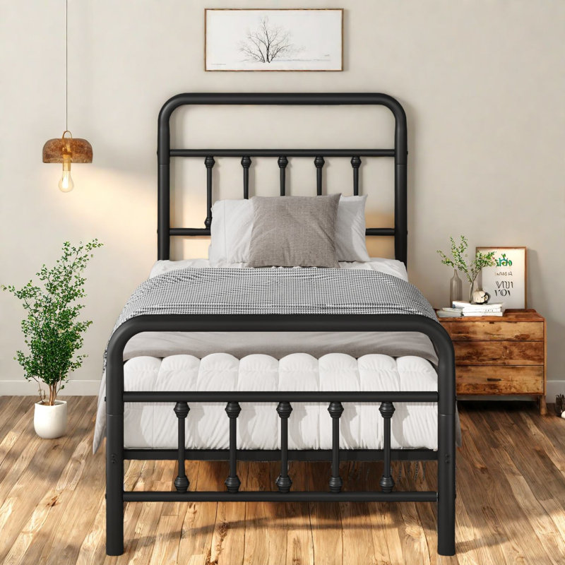 Lit simple en métal robuste, compact avec rangement, idéal pour les maisons modernes