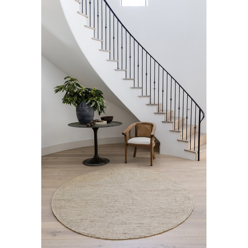 Area Rug in Brown, Round 6'