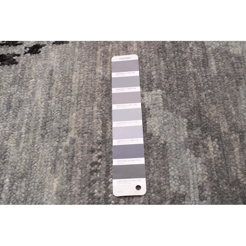 Tapis gris mystique 7 pi 11 po x 9 pi 11 po
