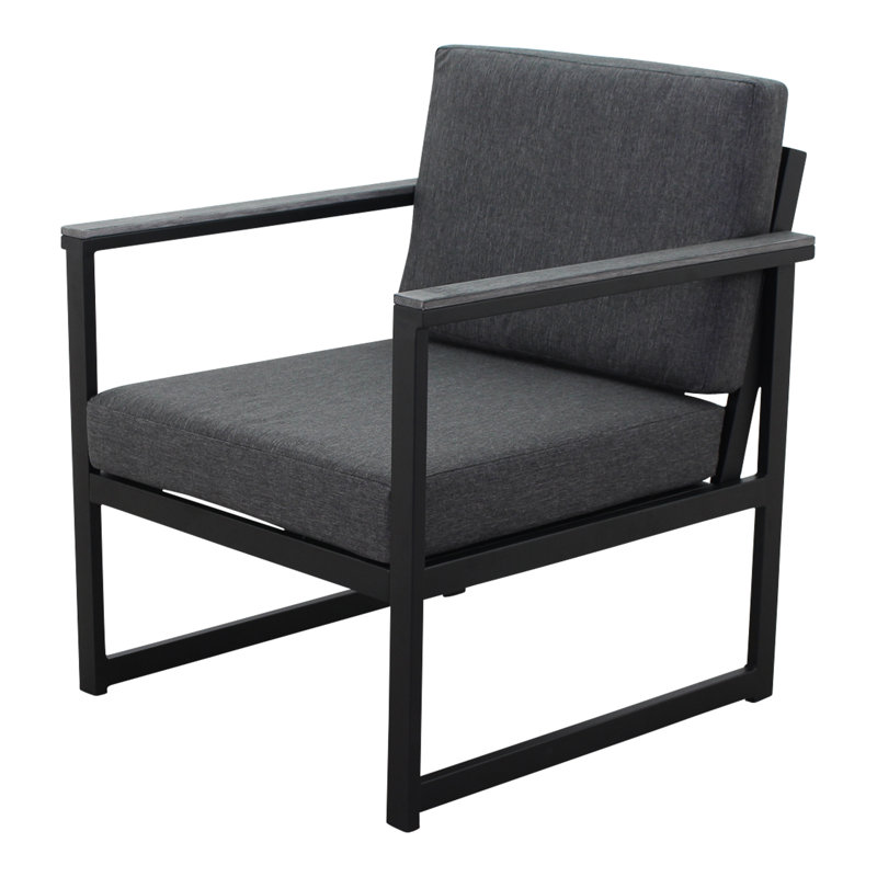 Chaise de patio avec coussins