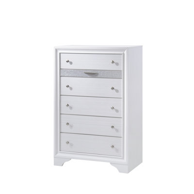 Commode 5 tiroirs de style traditionnel en bois