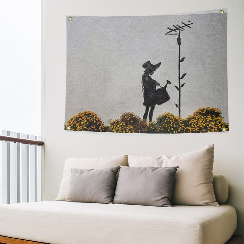 Tapisserie fille en polyester, H 59 po x l 80 po x P 1 po