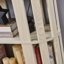 Bibliothèque ovale en bois ouverte, bibliothèque autoportante à cadre en panneau de fibres à densité moyenne, support de rangement à 5 niveaux facile à assembler pour le salon, décoration de bureau à domicile